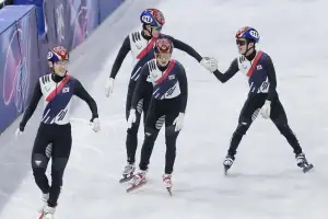 thumbnail - 남자 쇼트트랙, 계주 1위로 결승 진출…金 도전 20년 만