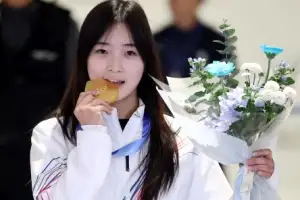 thumbnail - 최가온, 금메달 목에 걸고 금의환향