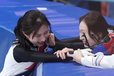 thumbnail - 축하·위로의 눈물 나눈 최민정·김길리…진검승부는 ‘주종목’ 1500m