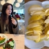 45세 정려원, 사과에 ‘이것’ 뿌려 먹는다…“몸에 염증 줄여”