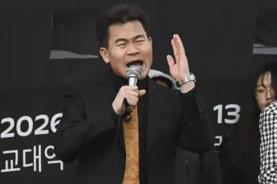 thumbnail - 전한길, ‘윤 어게인 신당’ 창당 띄웠다…“지난해 尹 만류로 무산”