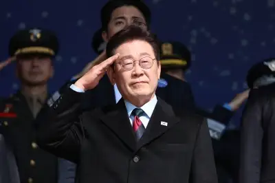 thumbnail - 李대통령 “자주국방 무장… ‘국민의 군대’로 거듭나자”