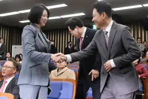 thumbnail - “과도하게 비난”…배현진, 장동혁 비판으로 윤리위 제소