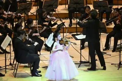 thumbnail - 화려한 김연아, 달콤한 황가람·멜로망스… 봄밤을 적시다