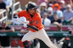 thumbnail - 이정후, 번트 이어 안타 ‘기세’