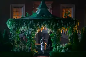 thumbnail - 공개 직후 1위 싹쓸이…시즌4 대박에 ‘유퀴즈’까지 출연하는 ‘넷플릭스 드라마’