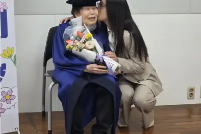 thumbnail - 85세에 학사모 쓴 ‘만학도 할머니’…“나이 많아도 배워야죠”