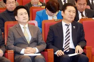 thumbnail - 정청래, 조희대에 “사퇴도 타이밍…거취 표명하라”