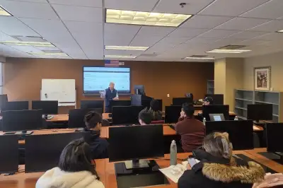 thumbnail - 2년제 칼리지도 IT인재 육성…고졸에게도 열리는 ‘빅테크