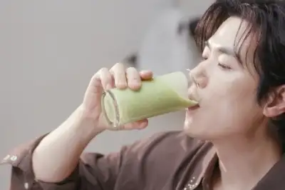 thumbnail - 48세 김강우, 동안 비결…‘10년 삭제주스’ 2탄 레시피 공개