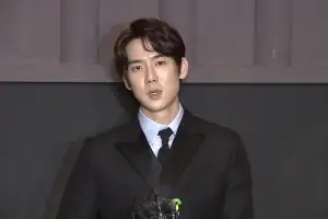 배우 유연석, 교수님 됐다…본명 ‘안연석’으로 강의 진행