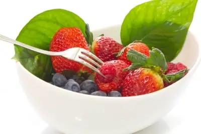 thumbnail - 봄철 즐겨 먹는 ‘이 식품’ 농약 오염 상위권 싹쓸이…“안전한 건 따로 있다”