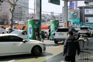 thumbnail - ‘저렴한 주유소로’ 몰린 차량들
