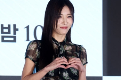 thumbnail - 하지원, ‘수줍은 손하트’