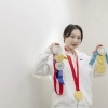 thumbnail - 올림픽 메달 7개 ‘빙상 전설’ 최민정…“4년 뒤엔 팬으로 뛸게요”
