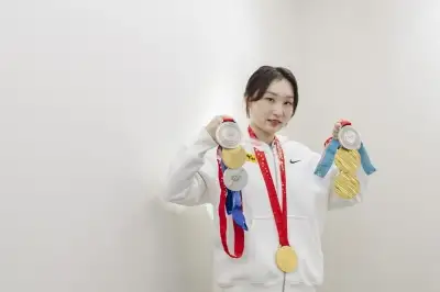 thumbnail - 올림픽 메달 7개 ‘빙상 전설’ 최민정…“4년 뒤엔 팬으로 뛸게요”[스포츠 라운지]