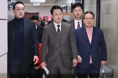 thumbnail - 윤리위 멈춰세운 장동혁…오세훈도 한 발 물러설까