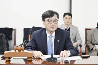 thumbnail - “관례 깨고 신속히” 이 대통령 지시에… 기획처, 휴일 반납 ‘추경 속도전’