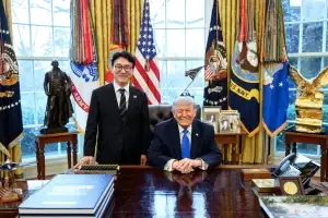 thumbnail - 金 총리 “트럼프 북한 상황 관심...관계 개선 방안 제안”