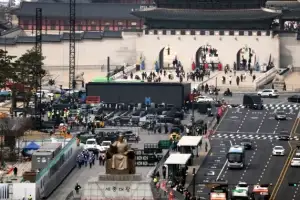 thumbnail - BTS 컴백공연 광화문광장 무대설치 한창