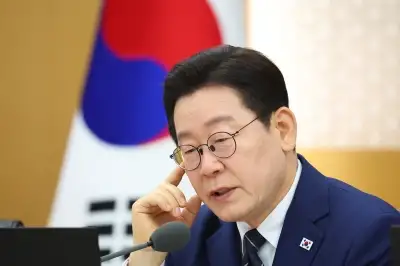 thumbnail - 李대통령 “자동차 5·10부제 등 비상대책 강구… ‘전쟁추경’ 신속 집행”