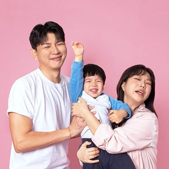 홍현희, 제이쓴 머리에 계란 투척…열차 안 부부싸움