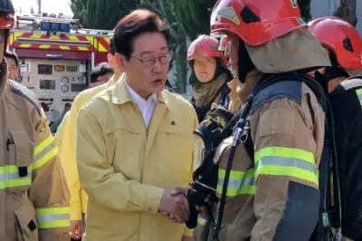 thumbnail - 이재명 대통령, 대전 화재 현장 소방관 격려
