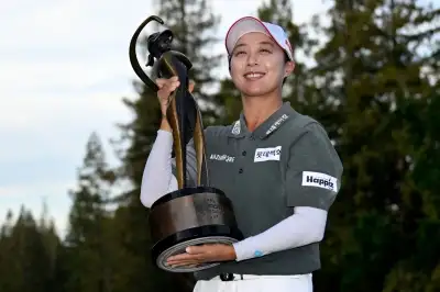 thumbnail - 김효주 ‘17번홀의 마법’… 11년 만에 트로피 탈환