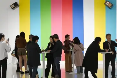 thumbnail - “AI 시대에도 인간 상상력은 유효… 백남준은 동시대적 예술가”