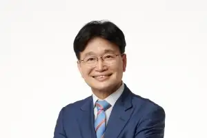 thumbnail - 김용일 서울시의원, 홍제천 음악분수 가동식 참석