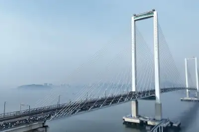 thumbnail - 인천 내달린 5000개의 심장…청라하늘대교 마라톤 ‘인산인해’