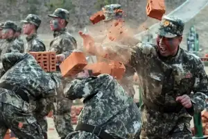 thumbnail - “일당백 무쇠 주먹”…북한 특수부대 훈련