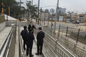 thumbnail - 김현석 경기도의원, 과천갈현초 운동장 장애인 출입구 개선 추진… “아이들 공간, 제대로 돌려드리겠다”