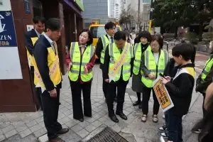 thumbnail - 이새날 서울시의원 “아이들의 안전이 최우선”… 교통안전 캠페인 및 현장 간담회 개최