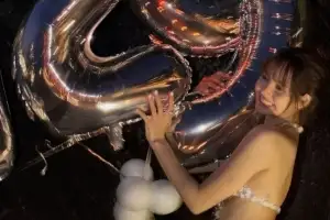 thumbnail - 블랙핑크 리사, 20대 마지막 생파 공개