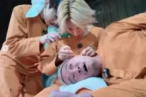 “이게 무슨 그림?”…추성훈, BTS 지민 무릎 베고 ‘귀 청소’ 소원 성취