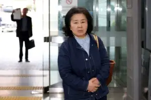 thumbnail - 증인 출석하는 김영선 전 의원