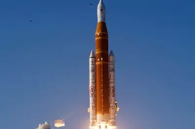 thumbnail - 美 ‘아르테미스 2호’ 발사…달 향한 110만km 대장정 시작