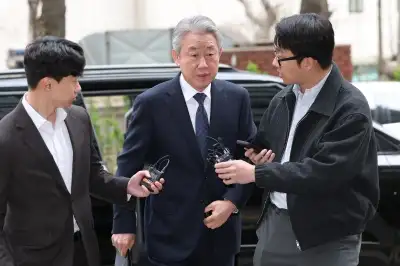 thumbnail - ‘뇌물 혐의’ 강호동 농협회장 첫 소환조사