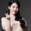 아이유, ‘싱그러운 손하트’