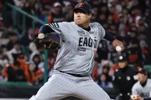 thumbnail - 1500 K… ‘원조 괴물’ 류현진의 포효… 최고령·최소 경기 신기록