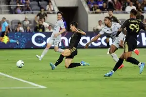 thumbnail - 첫 필드골 터졌다… 손흥민 ‘특급 몰아치기’