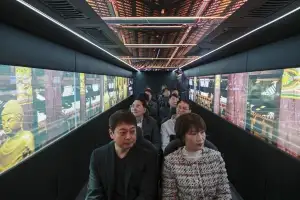 thumbnail - 창밖에 보이는 천년고도… 경주 ‘골든신라버스’