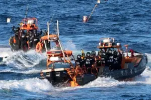 thumbnail - 불법 외국어선 특별단속 훈련하는 해경