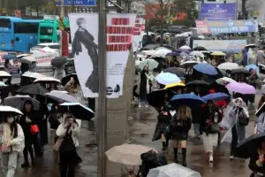 thumbnail - 진군하는 ‘아미’