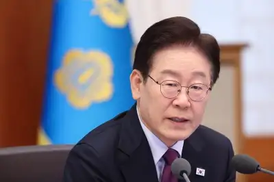 thumbnail - 전남 완도 냉동창고 화재…이 대통령 “인명 구조에 만전 기해야”