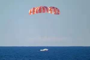 thumbnail - ‘아르테미스 2호’ 지구 귀환…샌디에이고 인근 해상에 착수