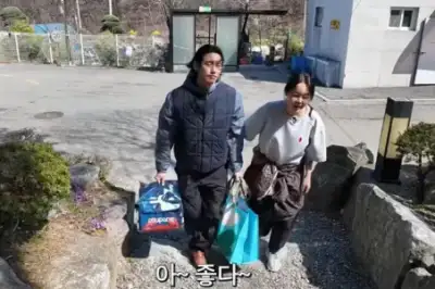 thumbnail - “캠핑장에 왜 저걸” “개념없다”…백지영♥정석원, 논란 터졌다