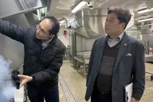 thumbnail - 김호겸 경기도의원 ,학교급식실 환기설비 개선은 학생과 급식노동자의 안전과 건강권에 초점을 두어야 한다