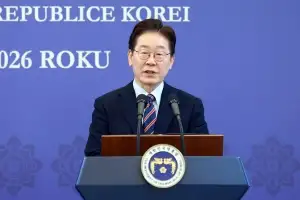 thumbnail - 李대통령 “오목 좀 둔다고 훈수하는 분들, 판에 엎어지면 안돼”